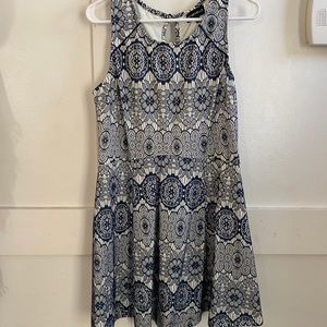Blue sleeveless party dress